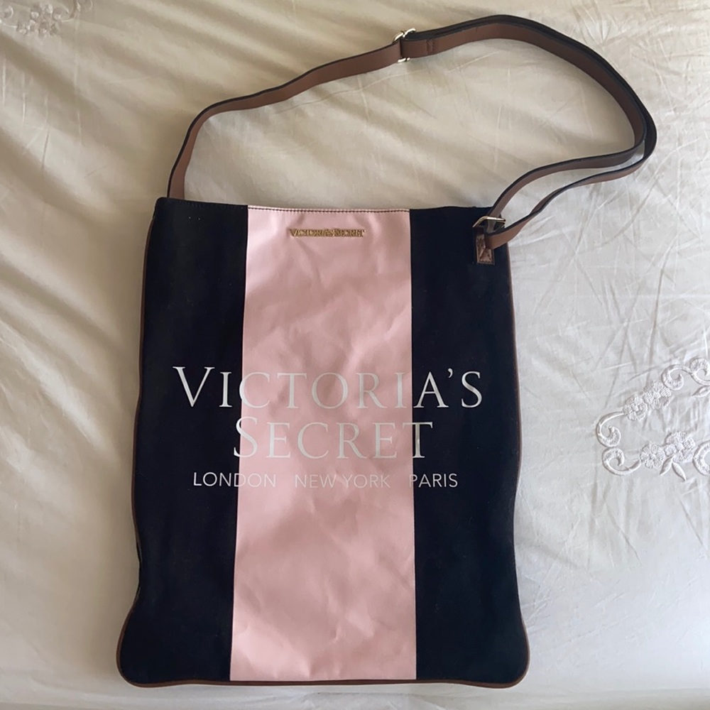 VICTORIA’S SECRET small travel bag!! 👜 ✨